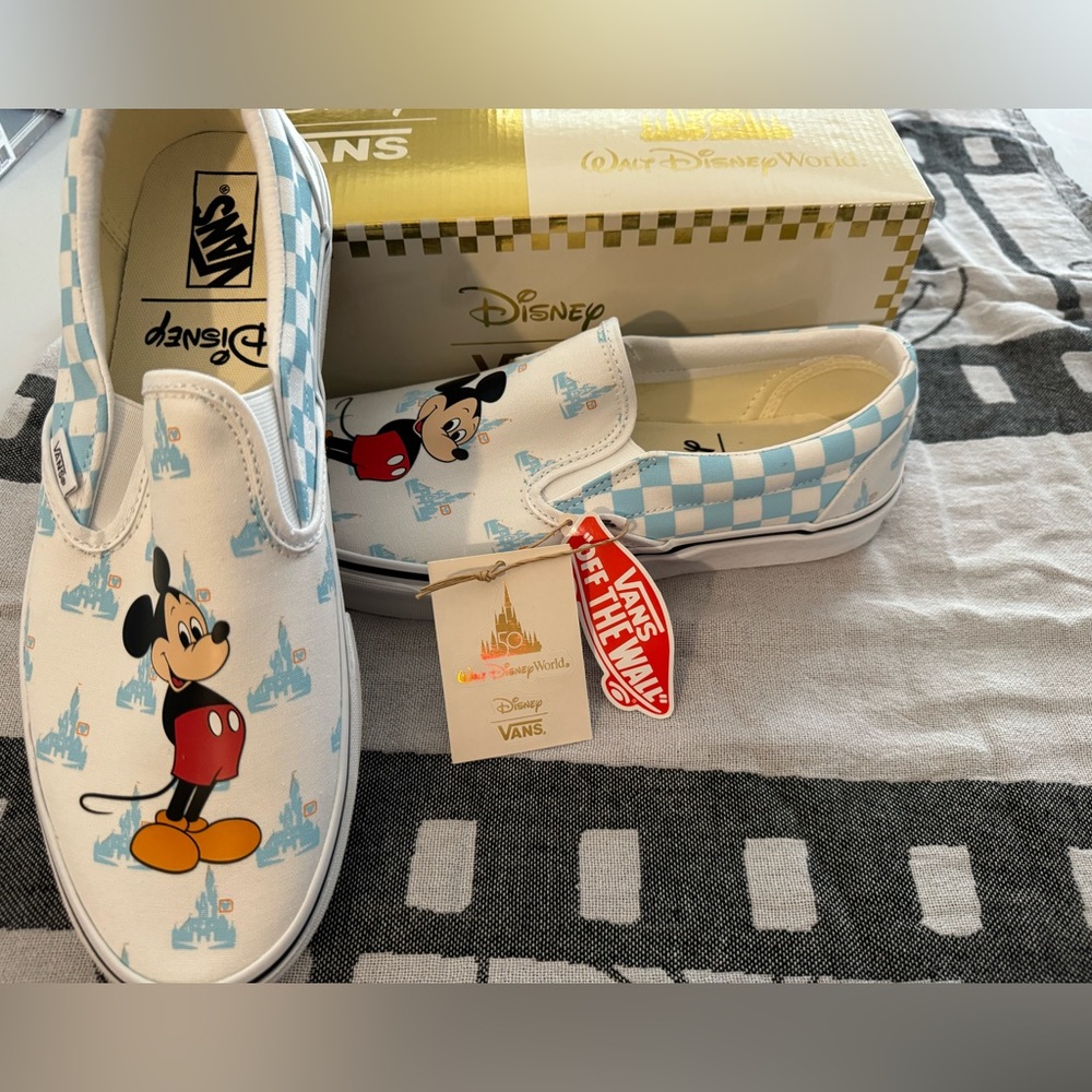 NEW Disney 50th Anniversary Vans Men’s size 12